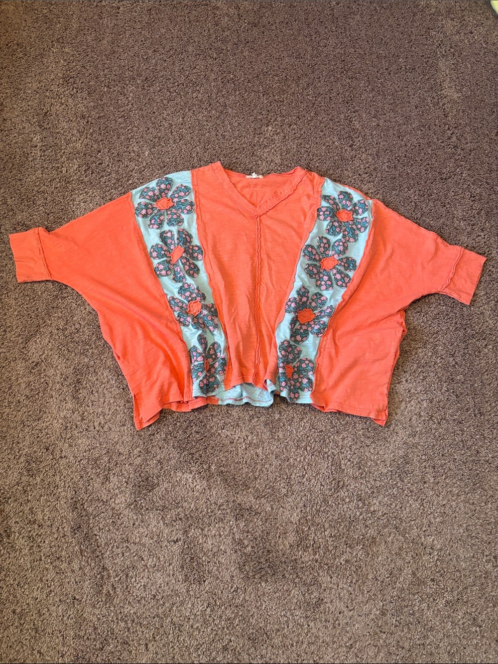 BlueVelvet Blue Velvet Boho Coral Embroidered Batwing Top S Oversized